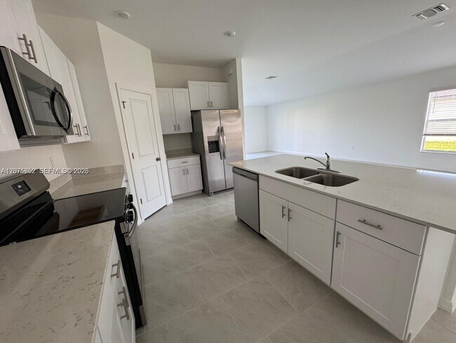 Building Photo - 17616 Paradiso Wy