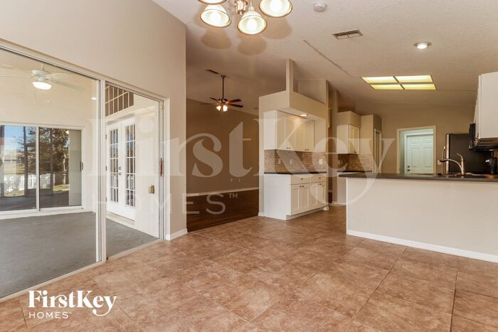 Building Photo - 10725 Magrath Ln