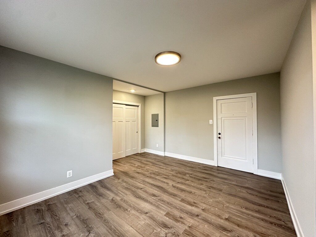 Building Photo - 4349 N Damen Ave