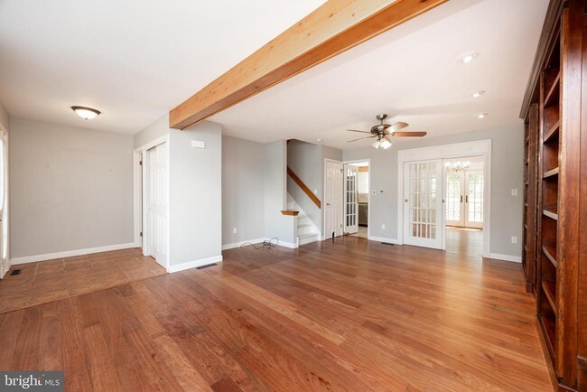 Building Photo - 247 Prince William Way