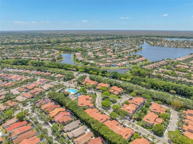 Building Photo - 800 Sorrento Dr