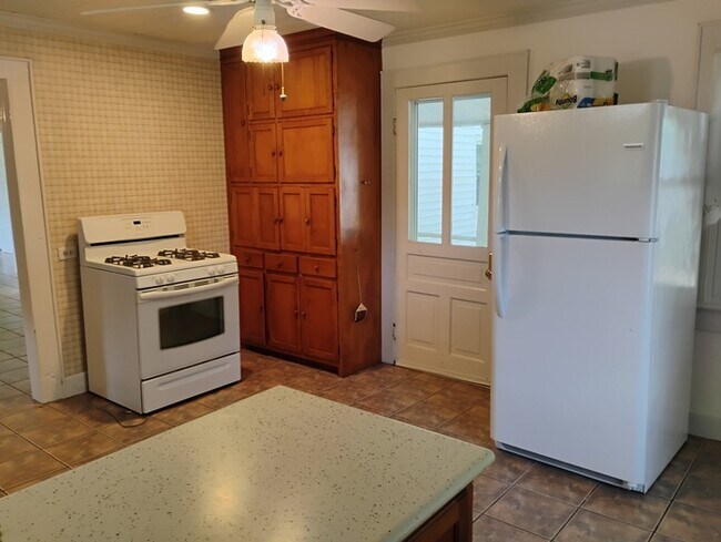 Building Photo - 8322 Chatham Church