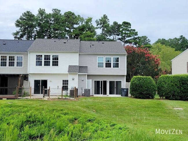 Building Photo - 614 Canyon Lake Cir