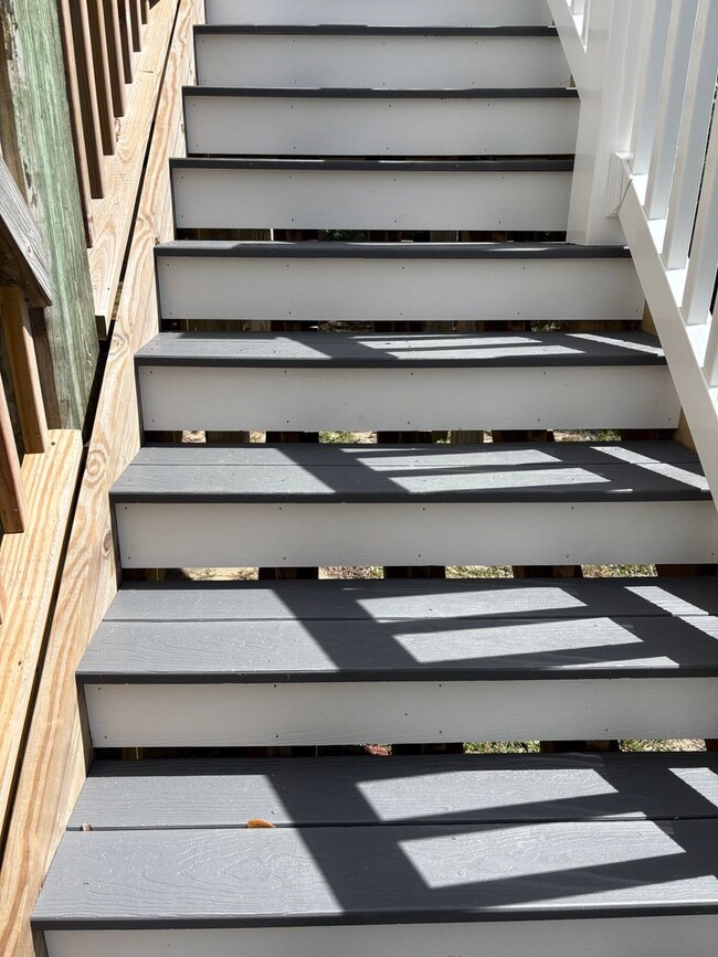 Building Photo - Available now for 12 month lease! 2150 per month (no pets)