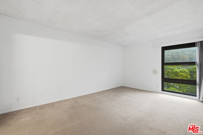 Building Photo - 7742 Redlands St