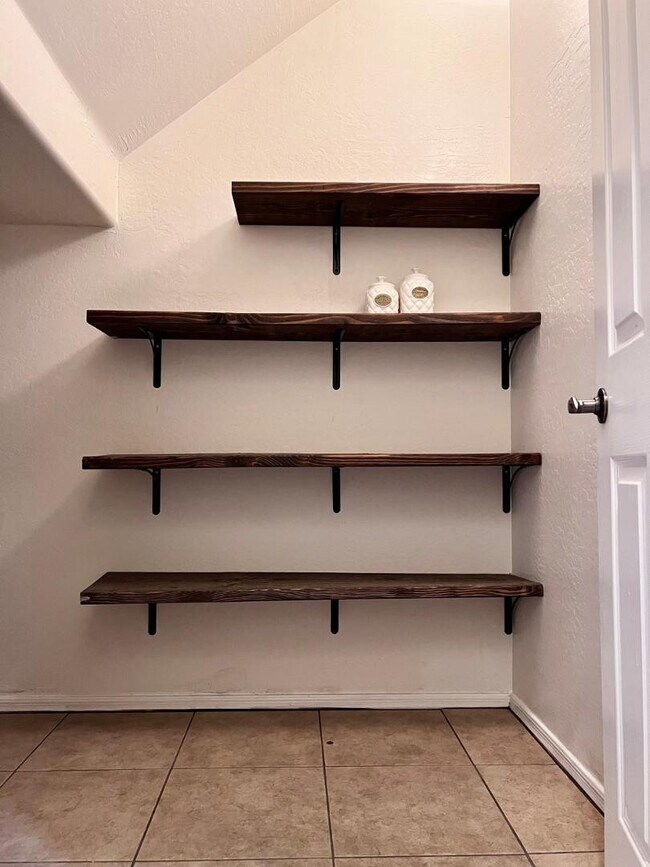 Building Photo - 2367 W Jake Haven