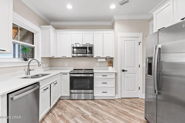 Building Photo - 4419 Conifer Ln