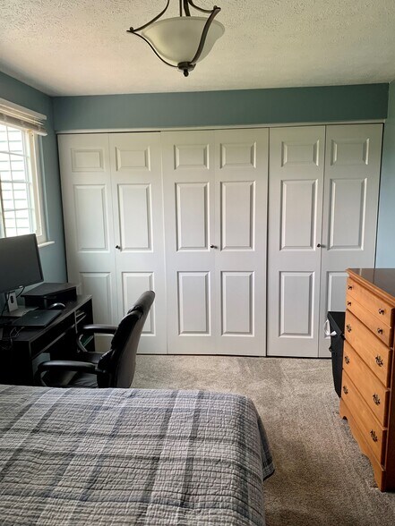 Building Photo - 222 Shadowlawn Cir