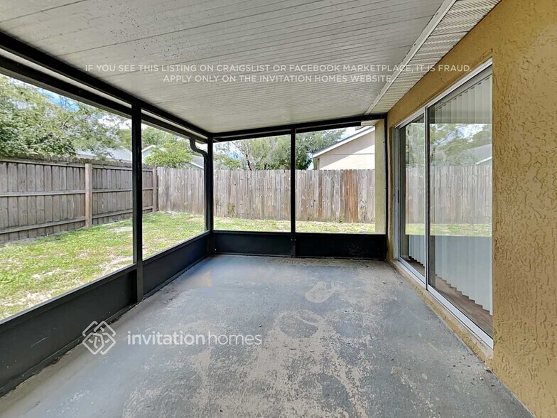Building Photo - 12921 Longcrest Dr
