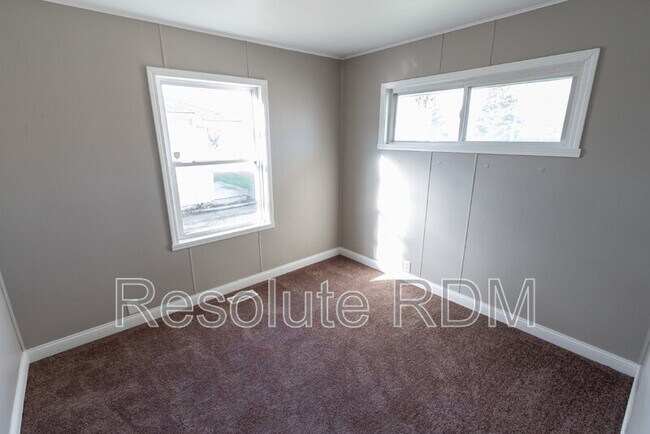 Building Photo - 7955 E 49th St
