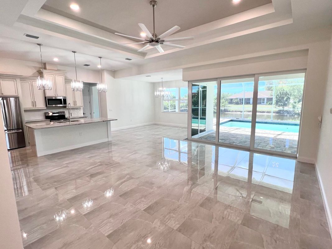 Building Photo - 55 Rotonda Cir