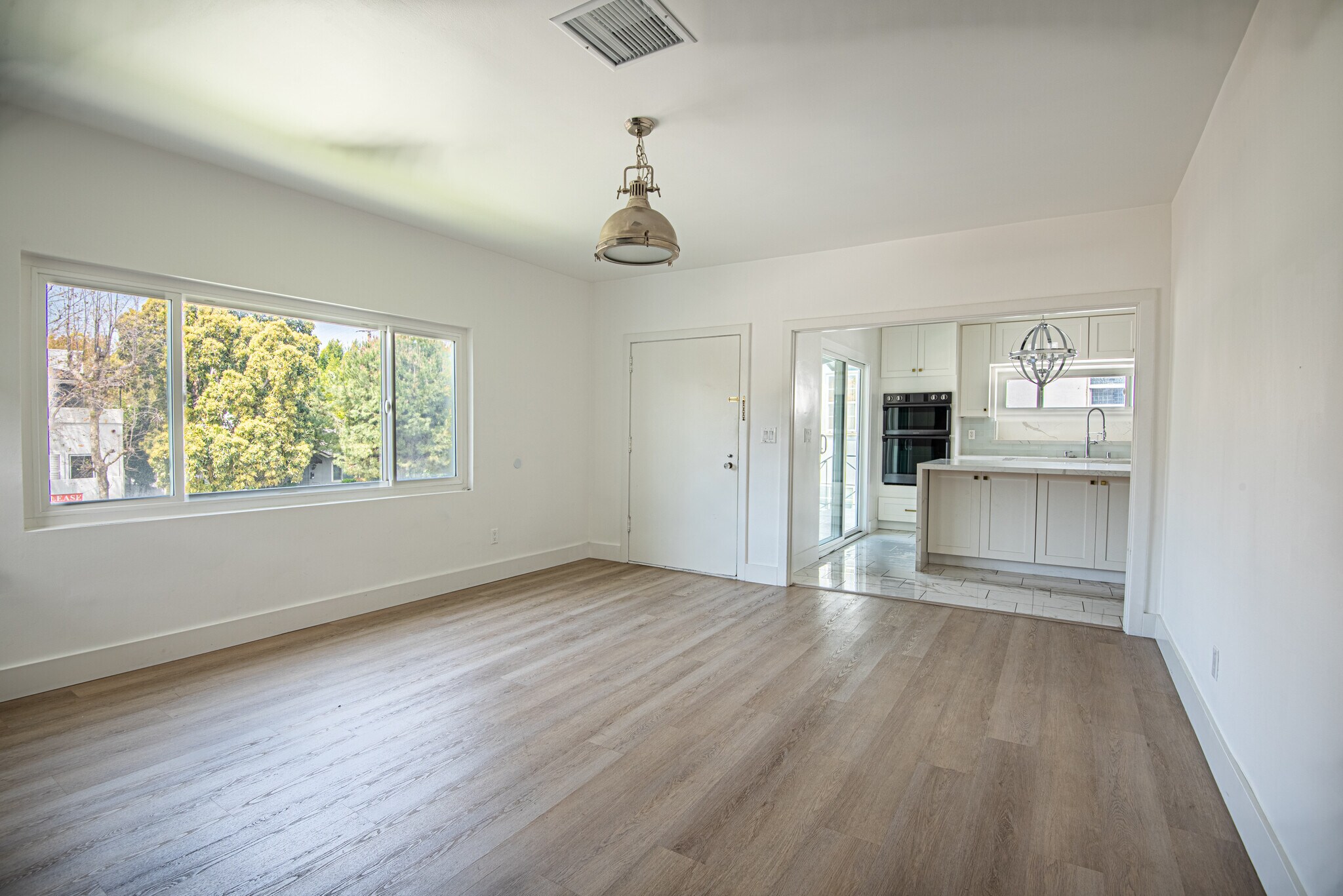 Building Photo - 1038 N Crescent Heights Blvd