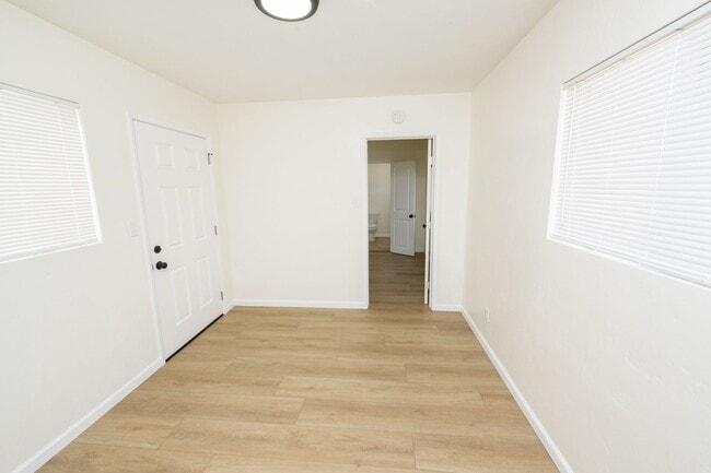 Building Photo - Detached One Bedroom - One Bath ADU (available now $2,195 a month)