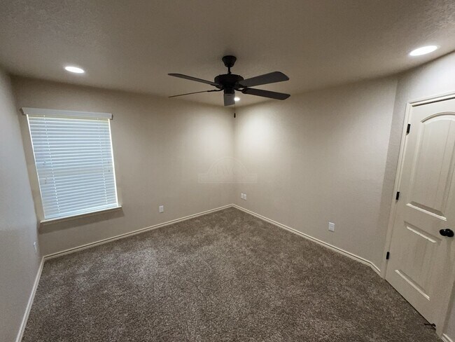 Building Photo - 5508 Settlers Ct
