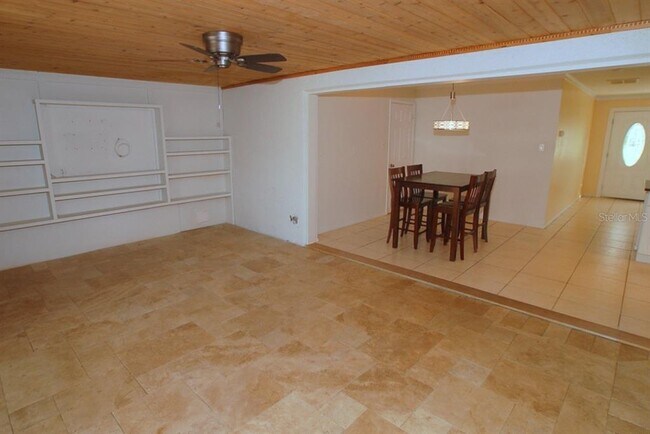 Building Photo - 468 Limewood Ave