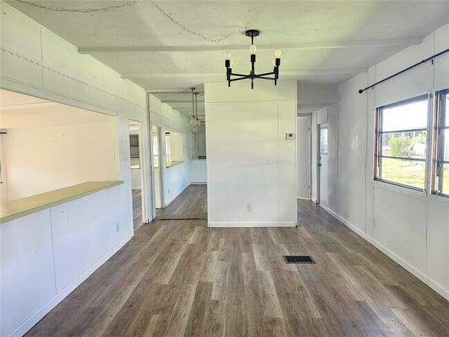 Building Photo - 321 3rd St Dr W