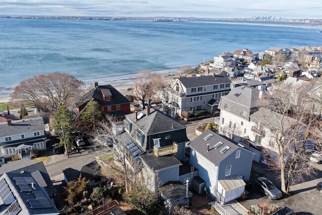 Building Photo - 98 Rockland St