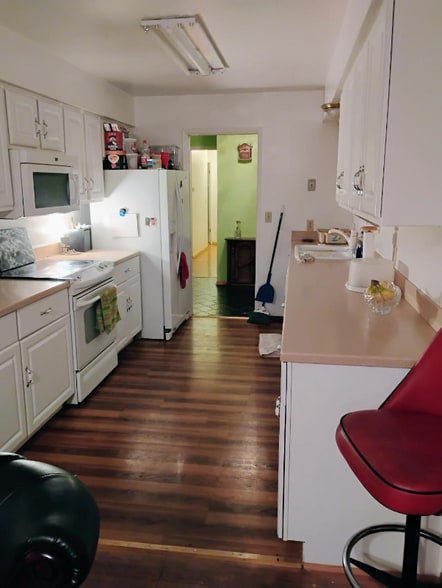 Building Photo - 106 Luann Ct