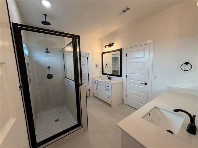 Building Photo - 7009 SW Basswood Ave