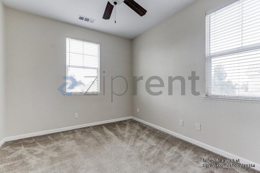 Building Photo - 4632 Hutchinson Ln