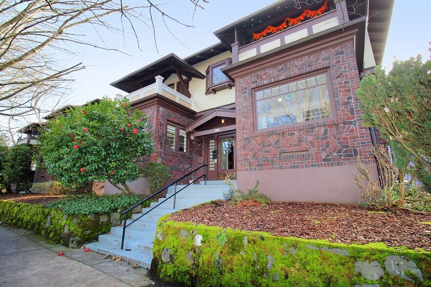 Building Photo - 1624 NE Tillamook St