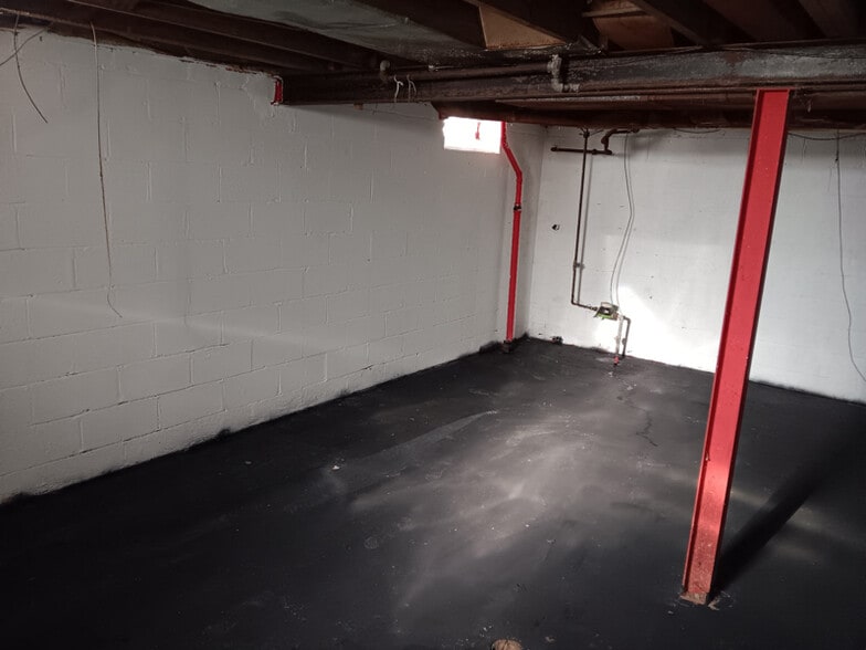 Building Photo - 16306 Tacoma St