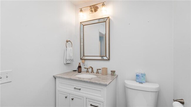 Building Photo - 82 Primrose Dr