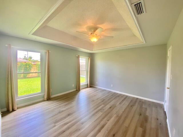 Building Photo - 303 Primrose Cir