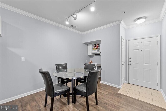 Building Photo - 12100 Garden Grove Cir