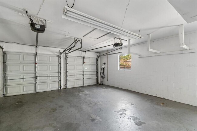 Building Photo - 7111 Gateway Ct