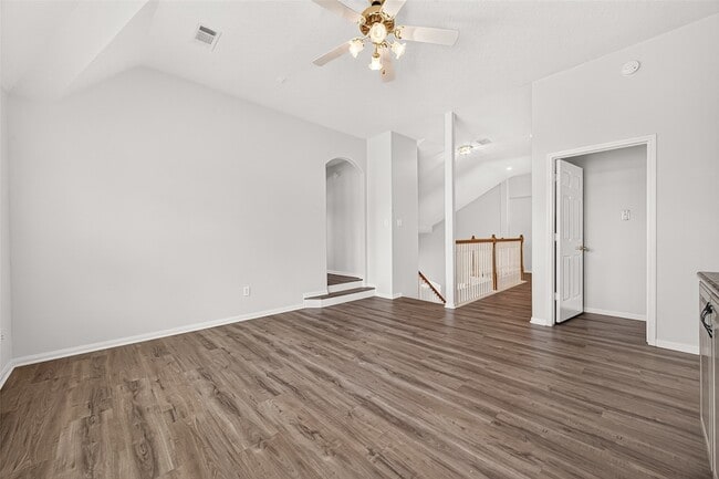 Building Photo - 1415 Kennewick Ct
