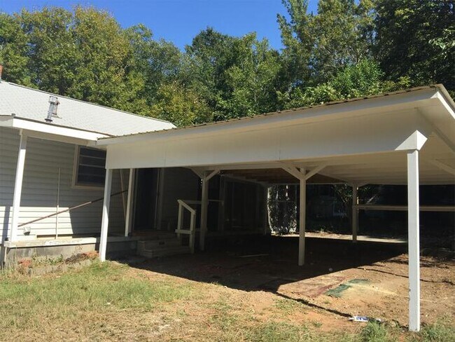 Building Photo - 1350 Danielsville Rd