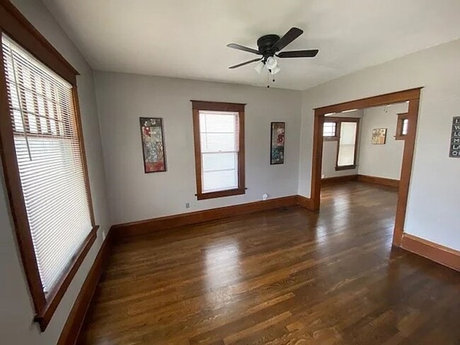 Building Photo - Big 2BR with appliances, nicely updated! Great for students or professor.