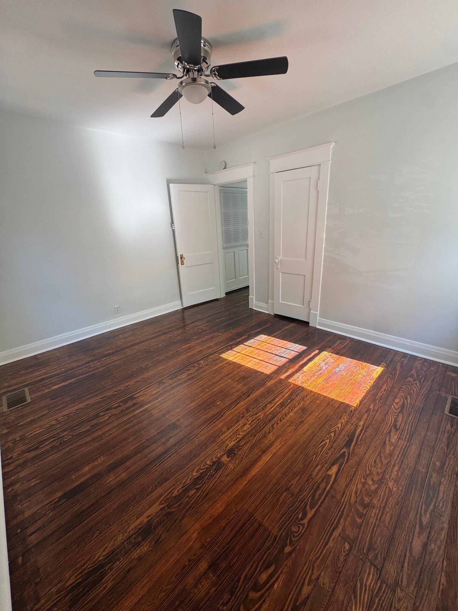 Bedroom - 1333 Castlewood Ave