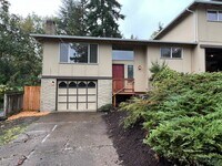 Building Photo - 295/297 Coachman Dr