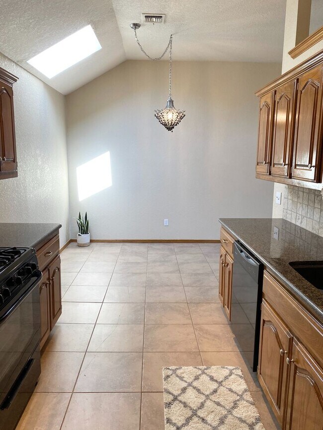Building Photo - 631 Stoneridge Dr