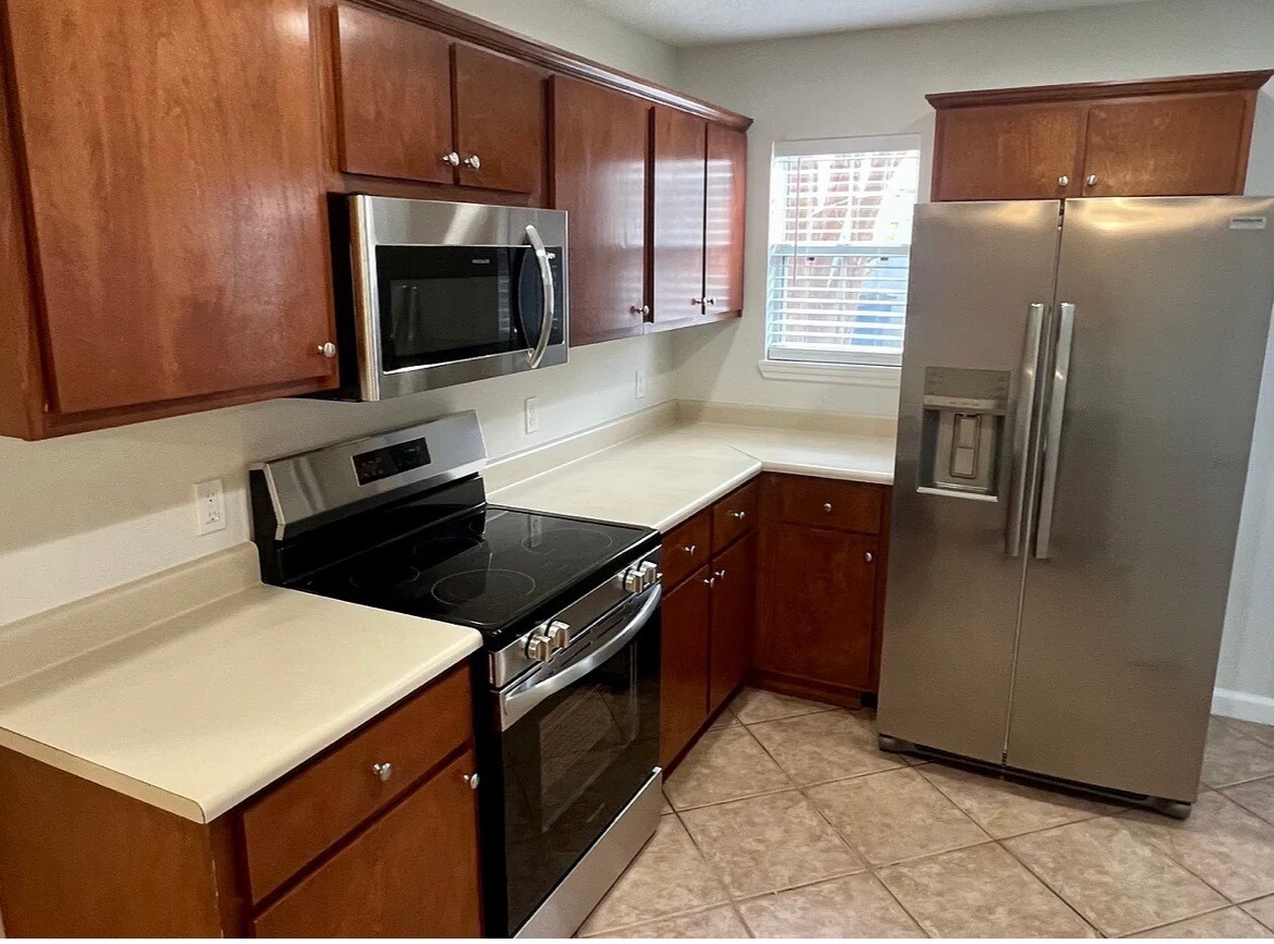 Building Photo - 317 Windridge Dr