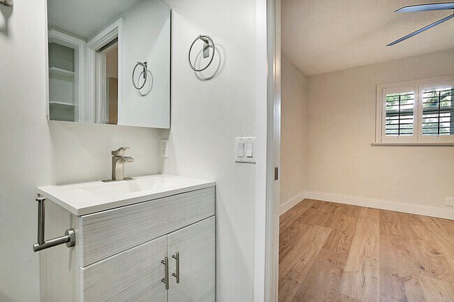Building Photo - 1439 S Ocean Blvd