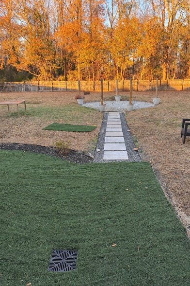 Building Photo - 208 Yearling Loop