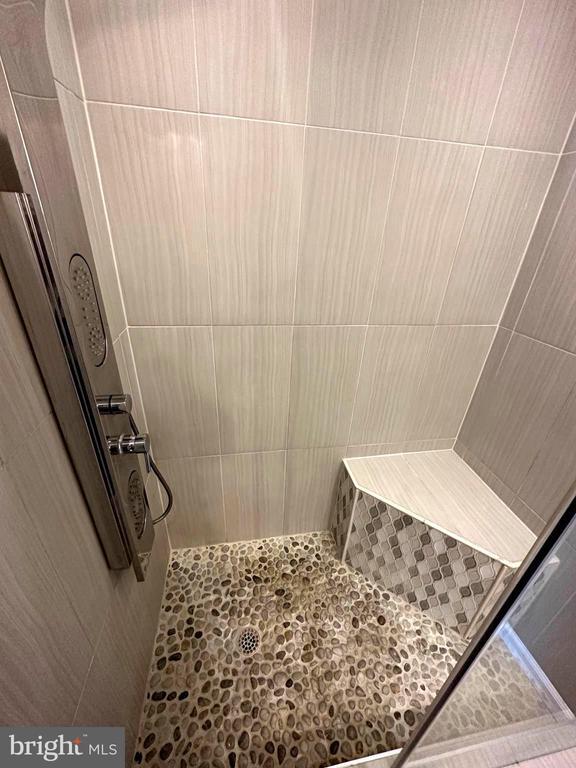 Building Photo - 6300 Bentham Ct