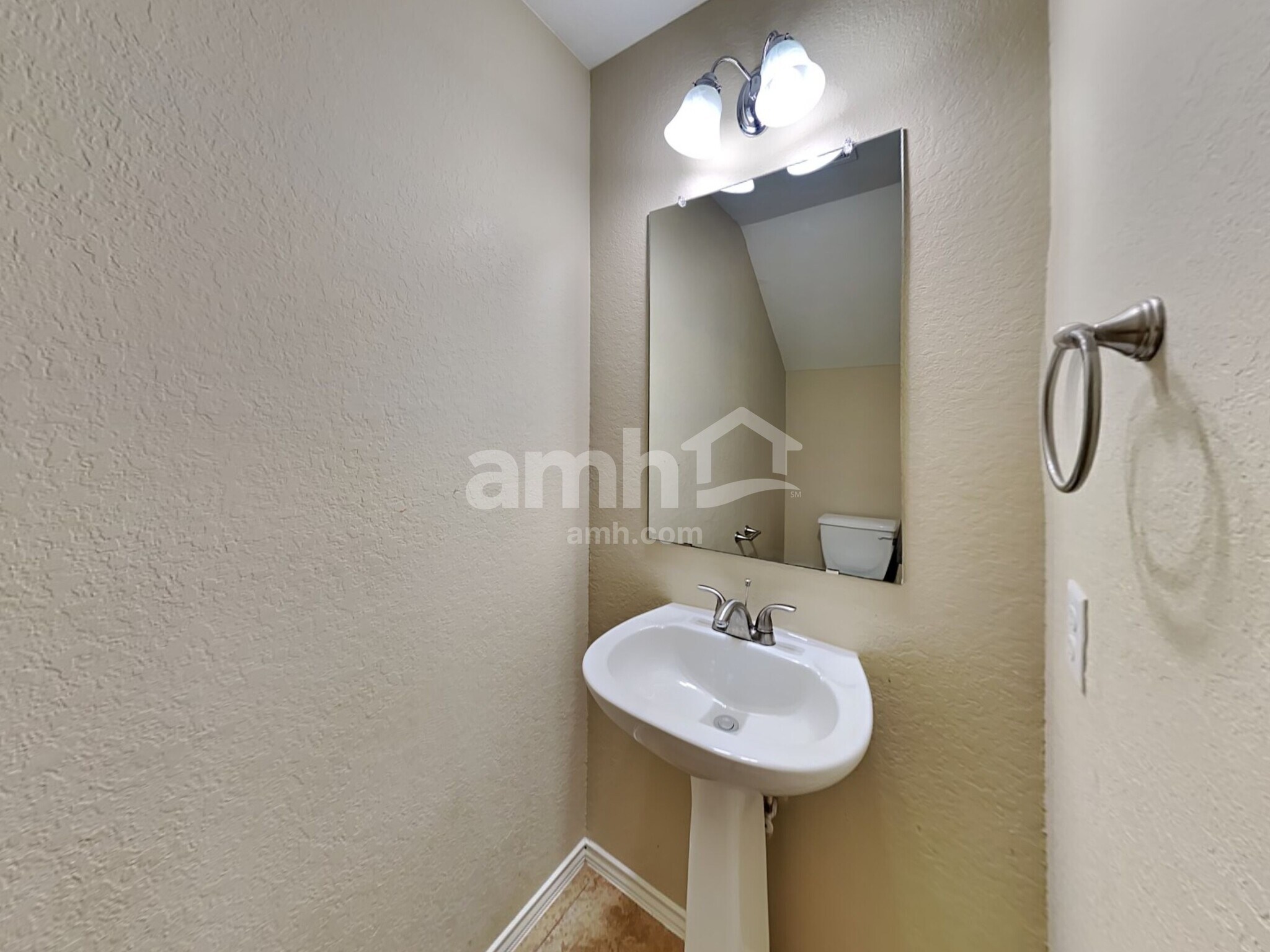 Building Photo - 9210 Pacific Maple