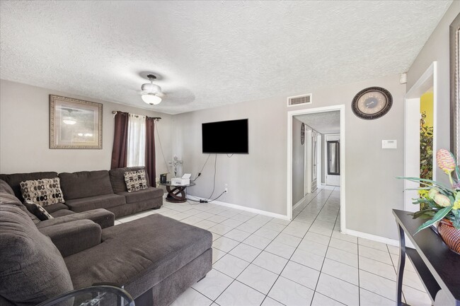 Building Photo - 3714 Ramsey Dr