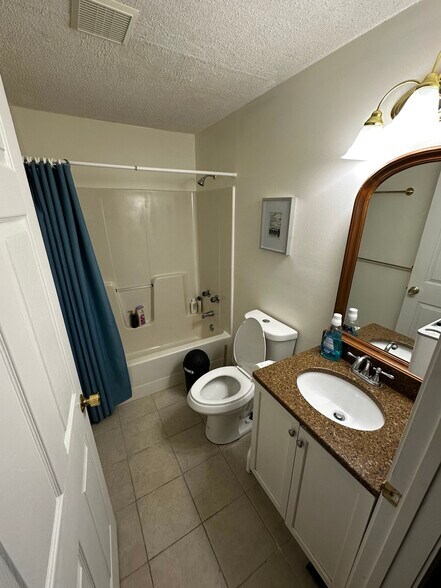 Building Photo - 4438 Morningside Dr SE