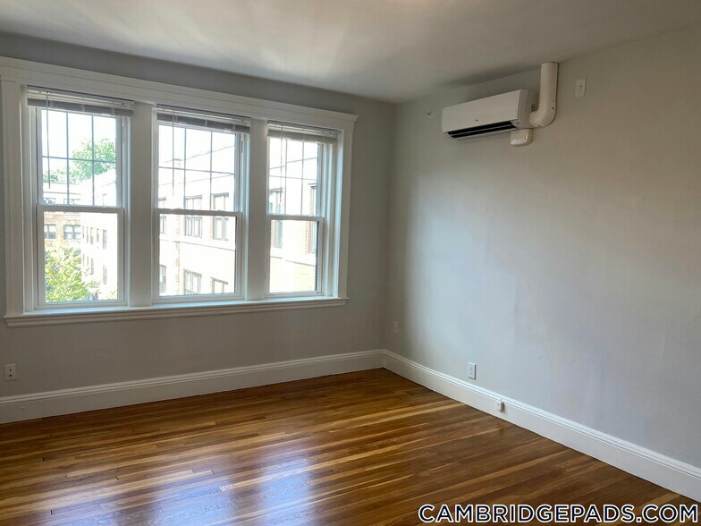 Building Photo - 18A Forest St