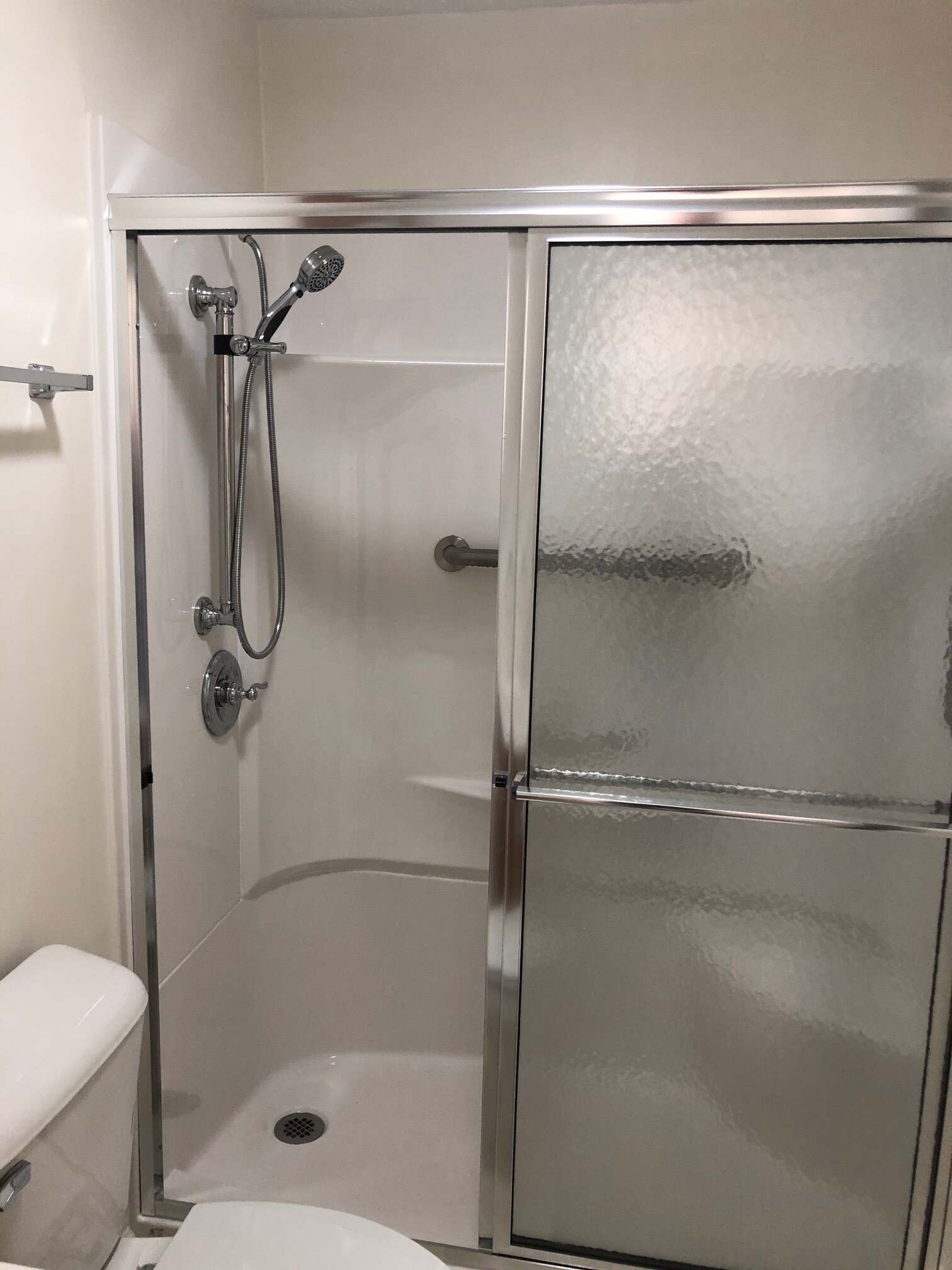 walk in Shower - 101 Colonial Oaks Dr