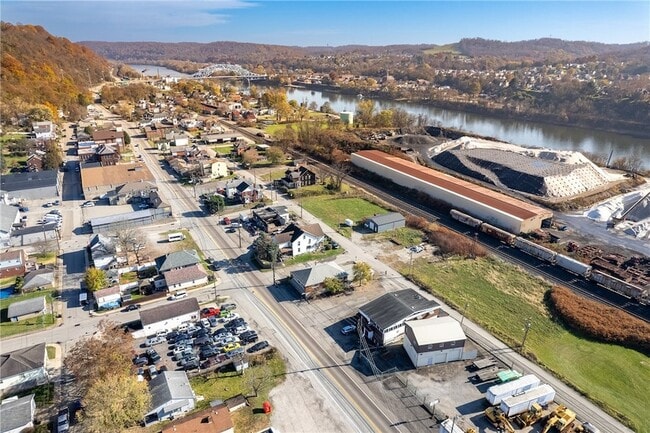 Building Photo - 1001 5th St