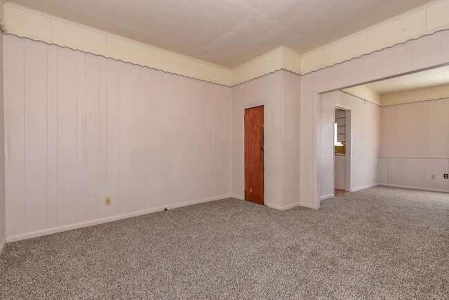 Building Photo - 3715 Eutopia St