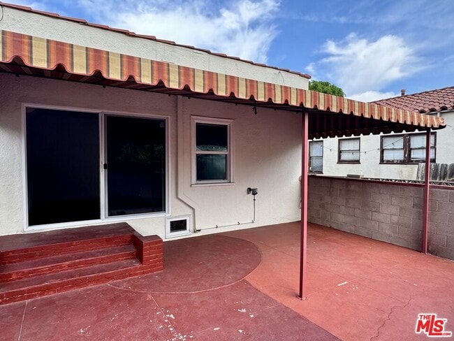 Building Photo - 3564 Dover St