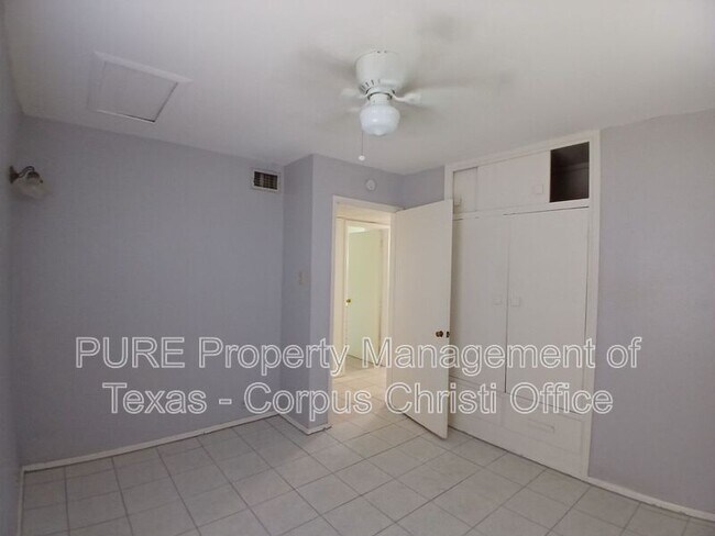 Building Photo - 4701 Prinston Dr