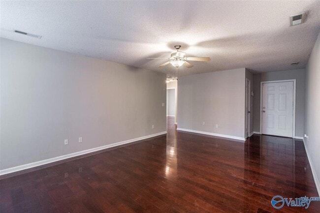 Building Photo - 123 Ann Bradley Dr